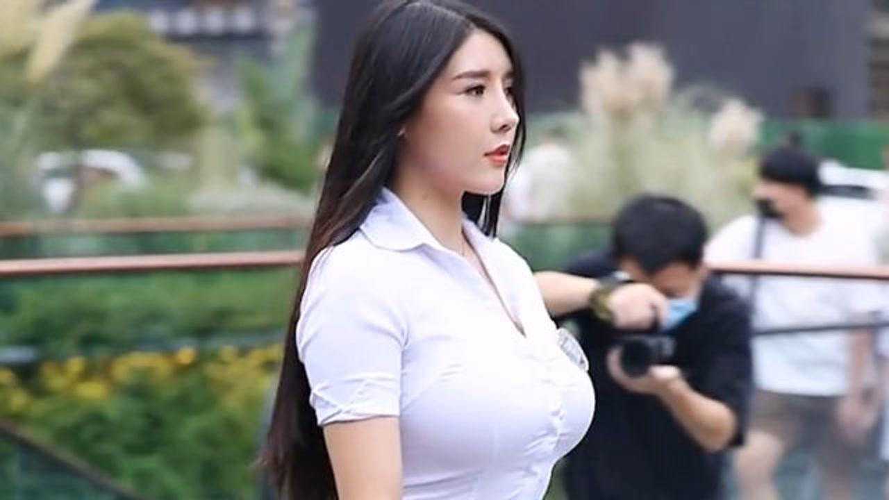 街拍美女成都太古里女神刘太阳又来啦