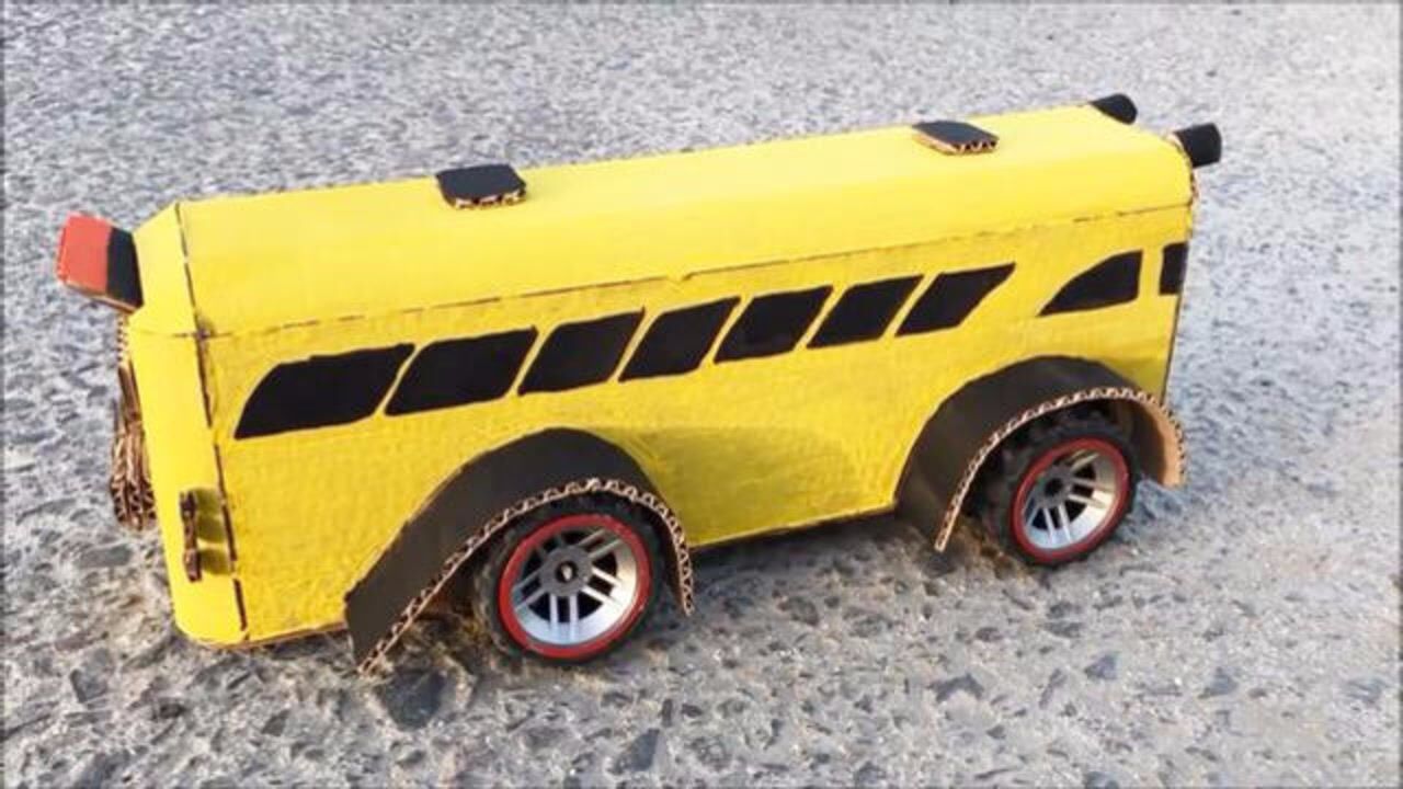 创意手工diy,教你用纸板制作"遥控公交车"的方法