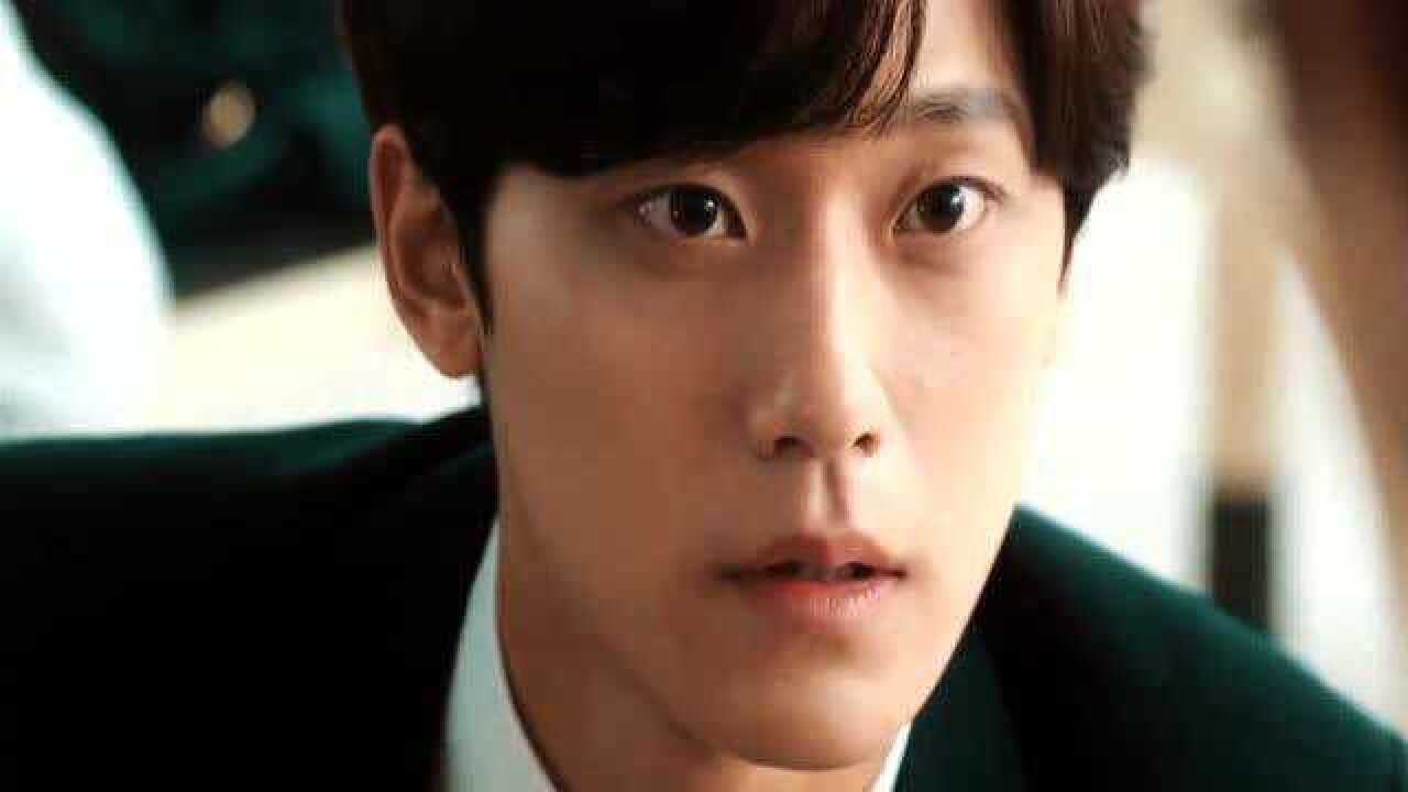 男主重返18岁回到学校读书单挑校霸保护儿子