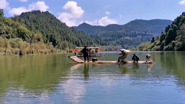 四川南充:山村风光真漂亮,坐船看美景,大爷还唱歌给你听