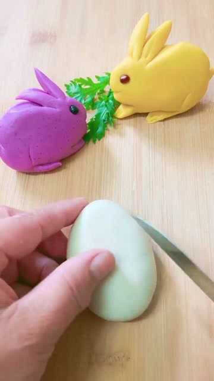 教你用面团捏出一只可爱的小兔子