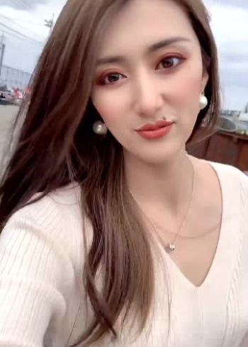 东北老阿姨十分漂亮,她在日本以收破烂为生,据说赚的可多了!