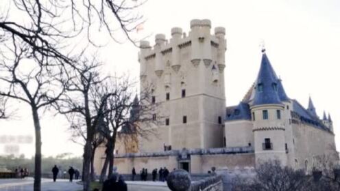 童话与现实之间仅仅一线之隔，启发了迪士尼的西班牙城堡！