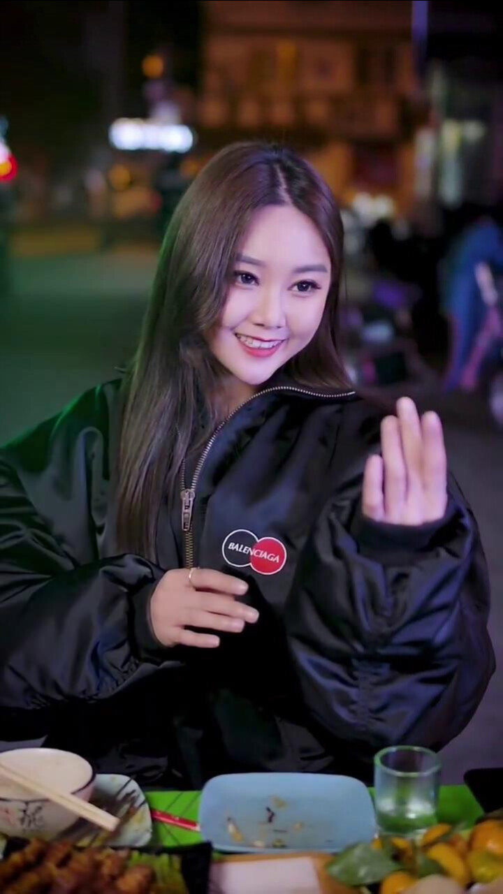 网红小姐姐张禾禾,把《游山恋》和《牵丝戏》唱在一起还真挺好听!