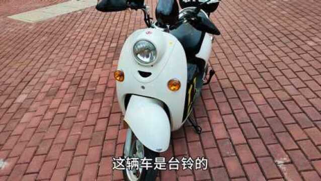 外卖小哥花1900元,喜提一辆白色“乌龟车”,速度和舒适度杠杠