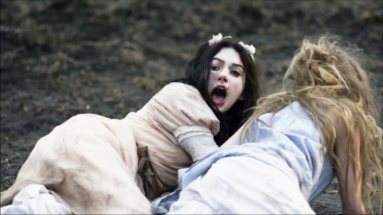 几分钟看恐怖惊悚片《噩梦娃娃屋》姐妹俩被变态囚困多年的故事