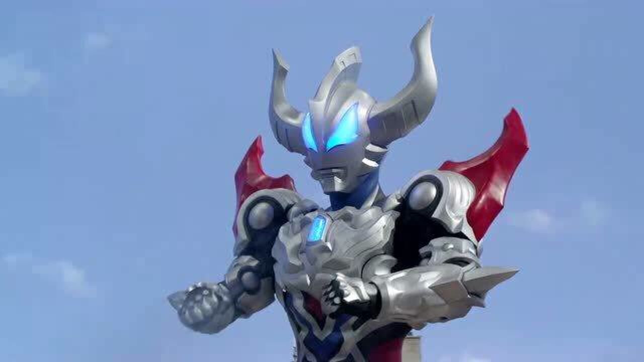 捷德奥特曼的豪勇形态太帅了,不愧是赛罗和奥特之父的力量