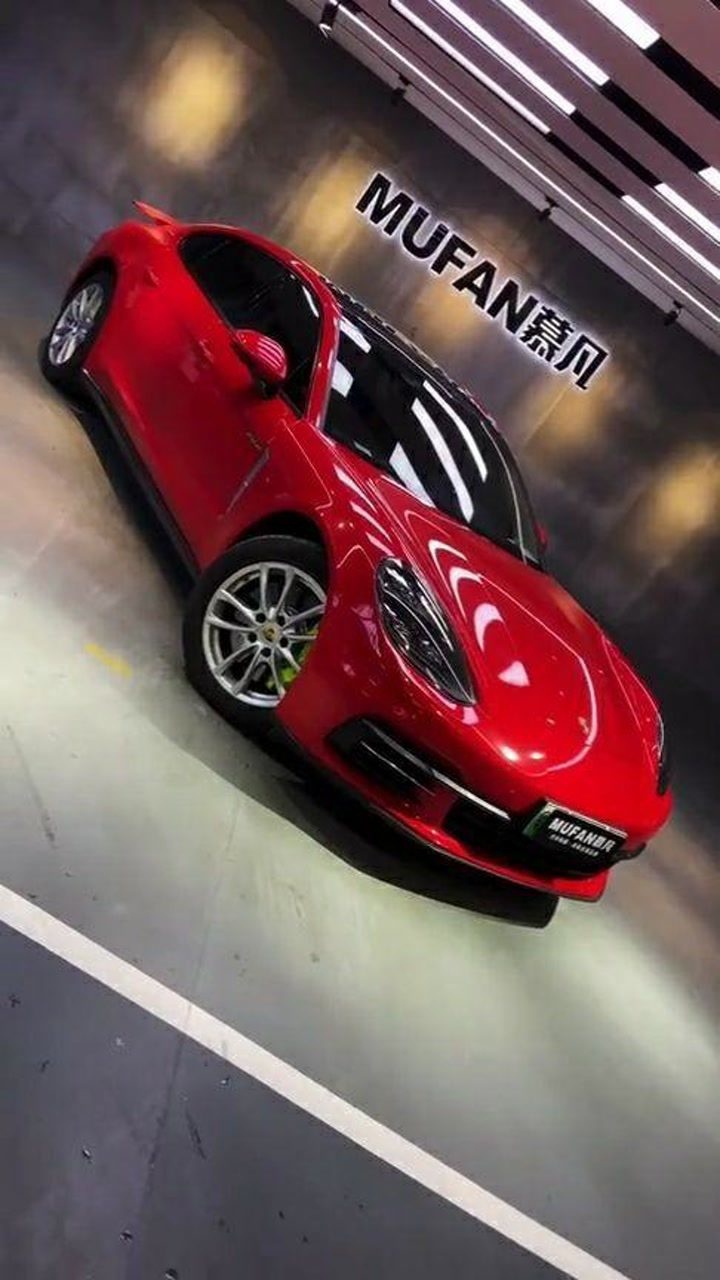 保时捷帕拉梅拉这新年红也太好看了!