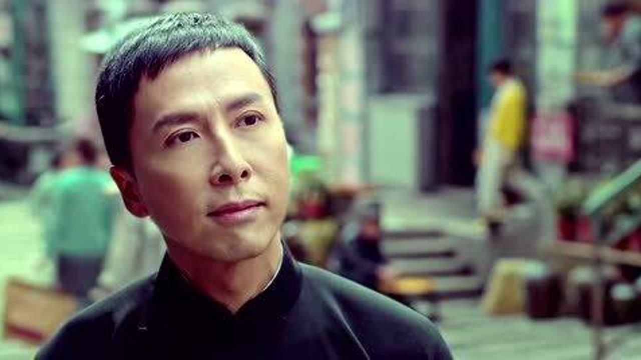 甄子丹经典动作片叶问来接孩子回家遇到同门的张天志相约改天切磋功夫