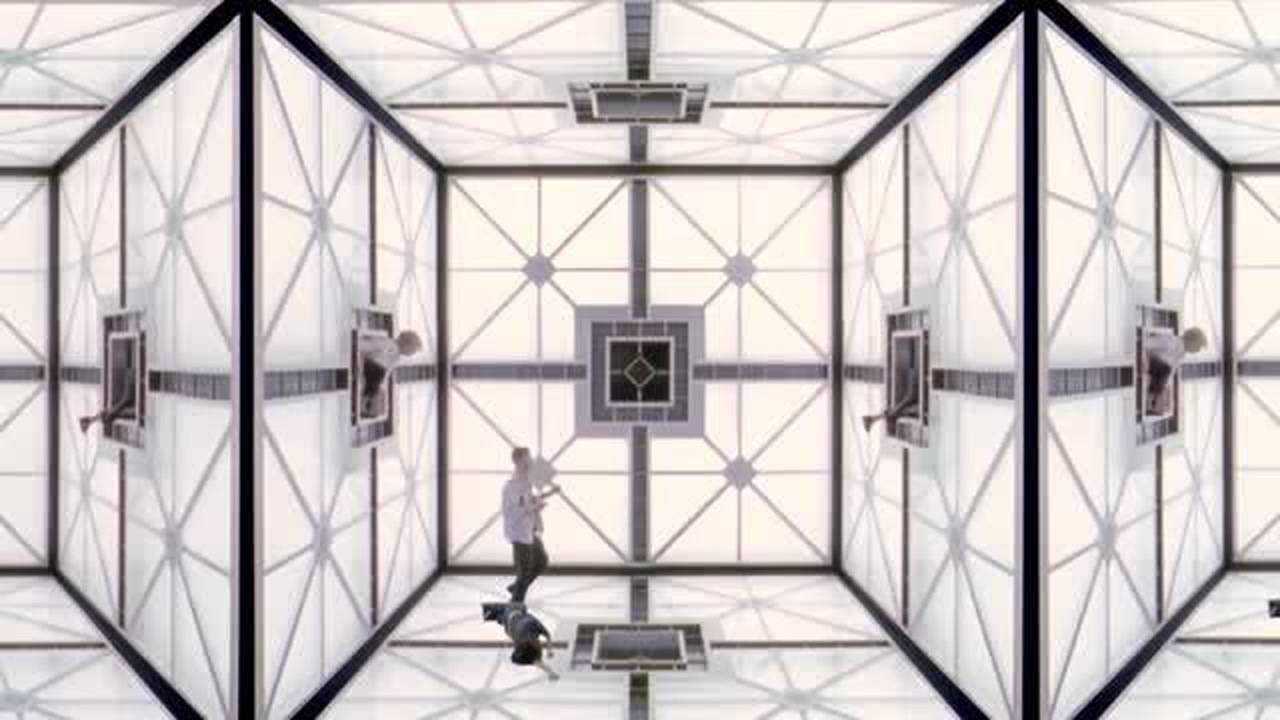 当平行宇宙遇到四维空间看到另一个自己在求救怎样的感觉
