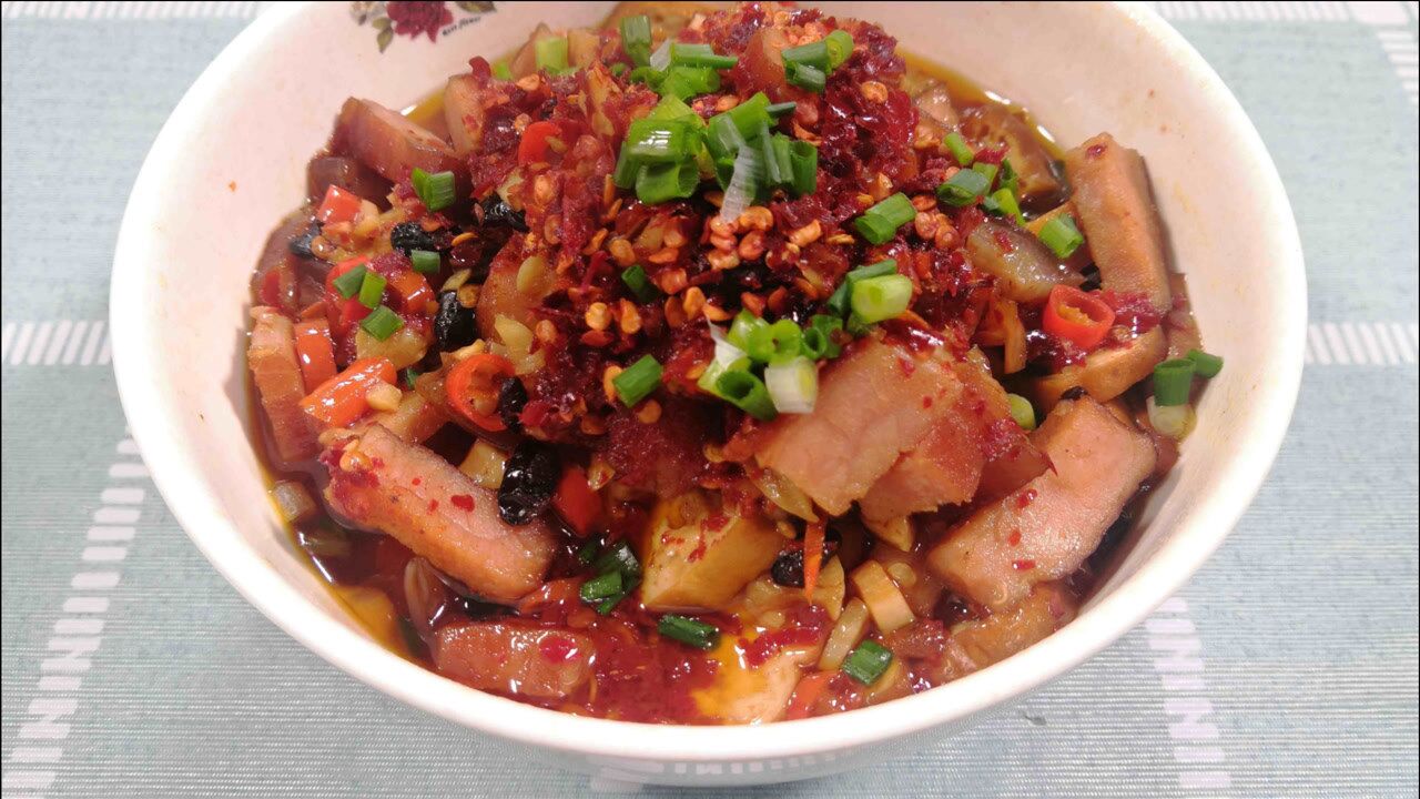 分享一道"腊肉蒸香干"做法,超级下饭又好吃,收藏吧