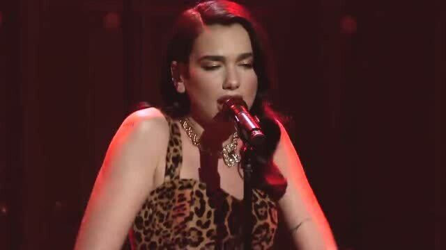 啪姐Dua Lipa演绎《Don't Start Now》,唱功了得!