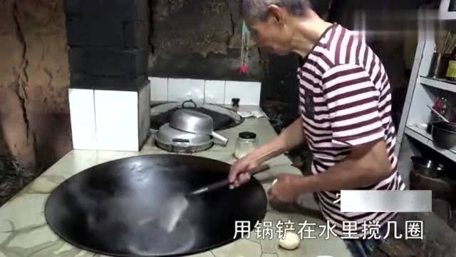 爸爸今天做了啥,奶奶笑得这么开心