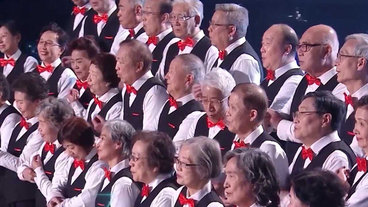 又燃又感动平均74岁的清华学霸合唱团挽起袖子再唱少年