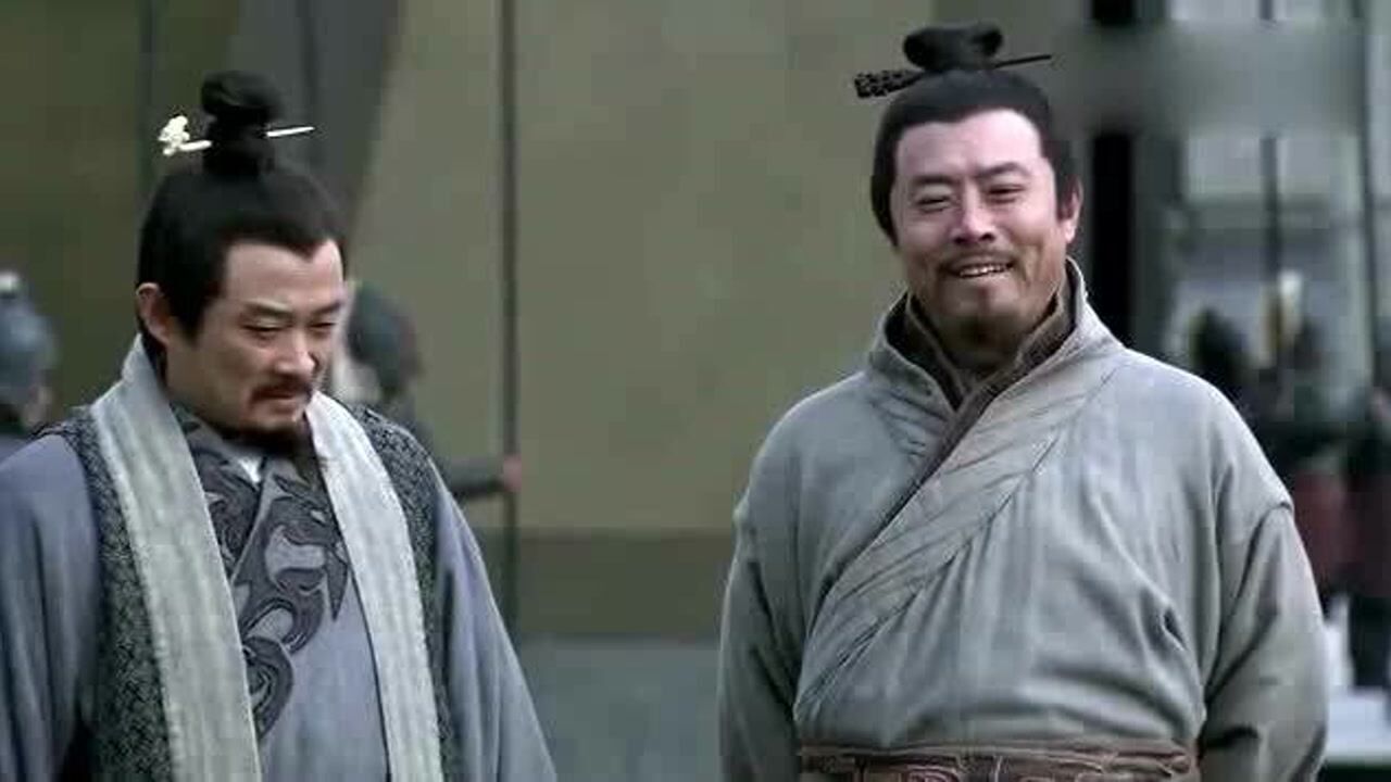 田丰嫉恨许攸,奈何还是许攸技高一筹,田丰慌了