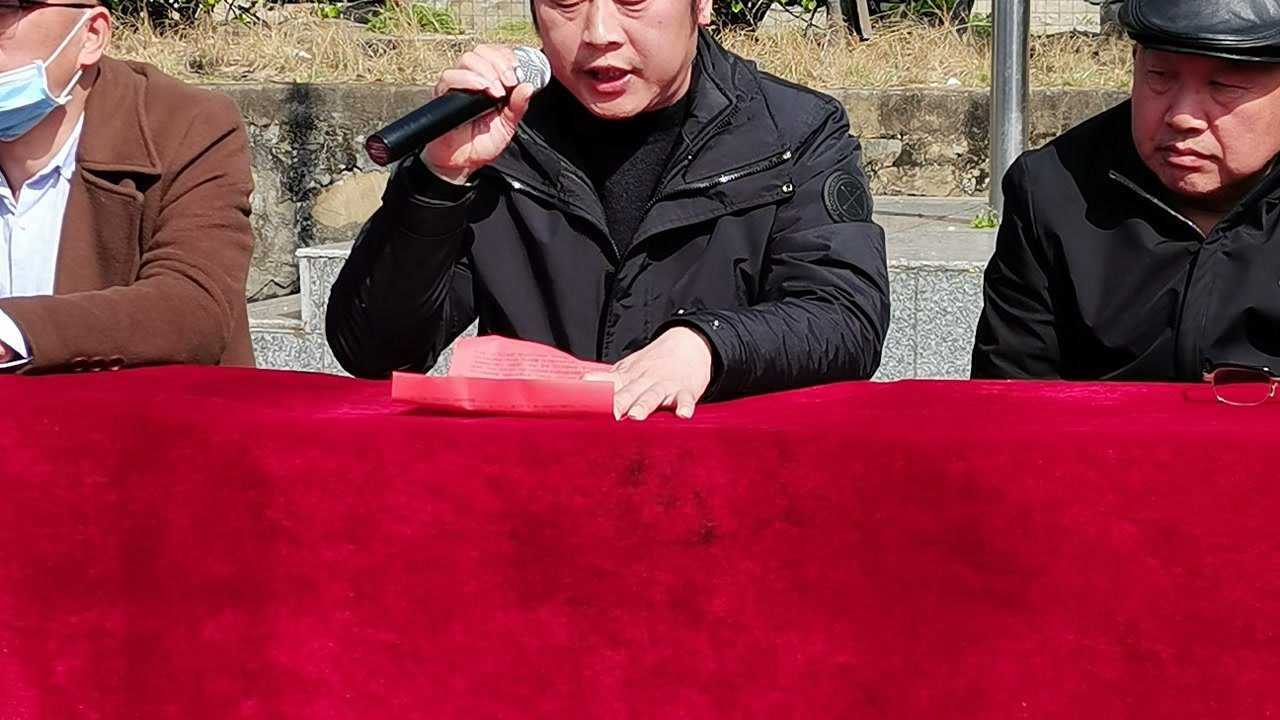 湖北省团风县淋山河中学校长何利军在2021年春季开学典礼上讲话