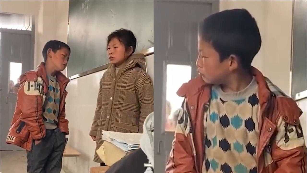 笑喷！2名小学生在教室吵架，男孩被女孩气哭后双手插兜强装淡定_高清