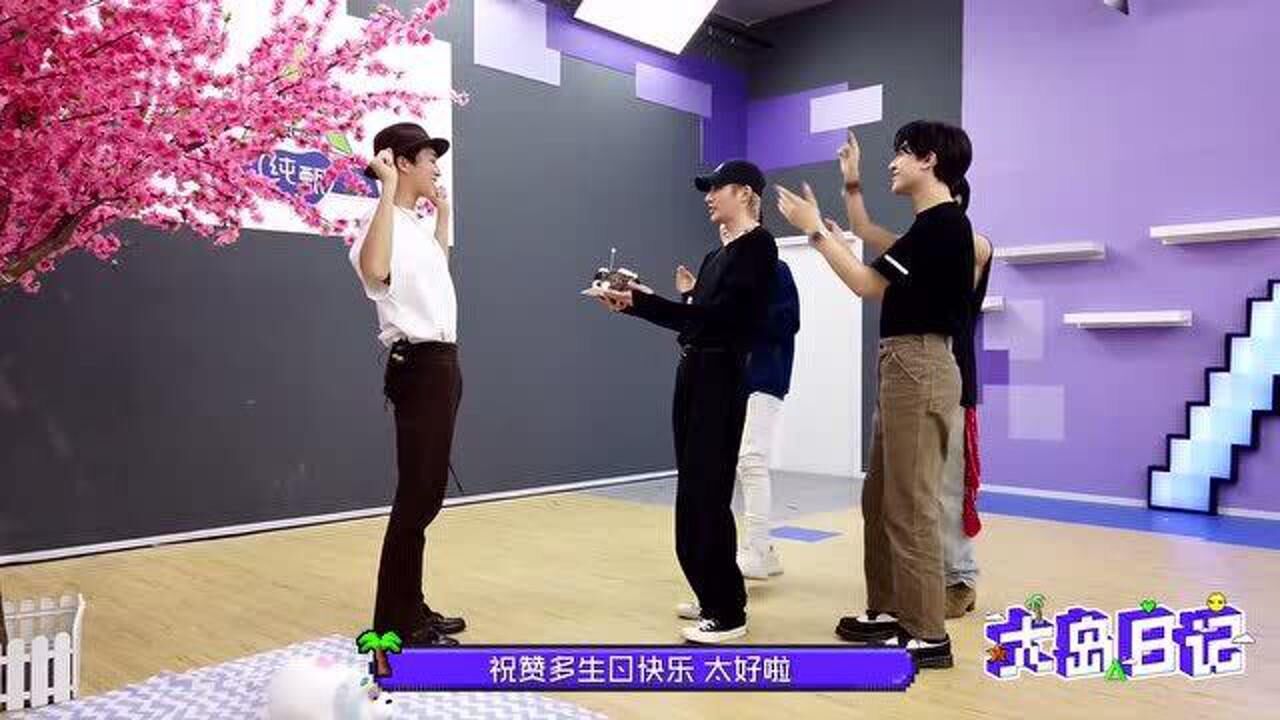 创4:队友为赞多过生日,奥斯卡不小心吹灭蜡烛!