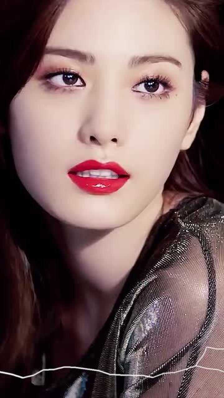 两次获得全球百大最美面孔第一,五年间从未掉下前十