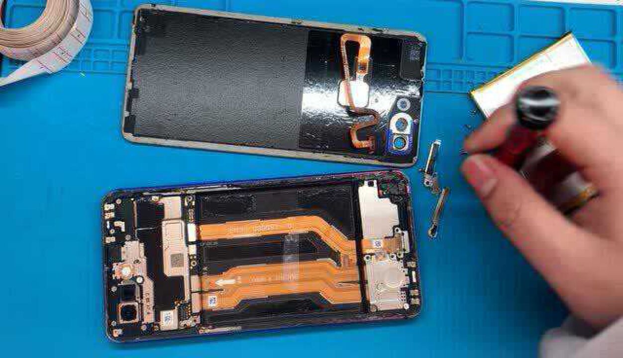 oppor15屏幕破碎,拆机换套新显示屏_腾讯视频