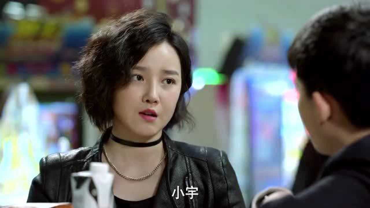 小别离:后妈为了缓和关系,打扮成猫女约继子赛车,众人围观