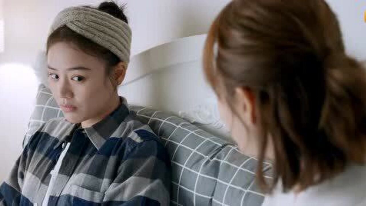 你是我的城池营垒白敬亭马思纯的定情信物好特别老头衫小吊带绝配