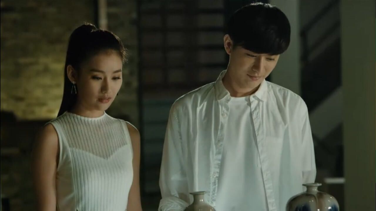 骨瓷:国产悬疑电影,闺蜜跟男朋友都去世了,绮华活得好好的!