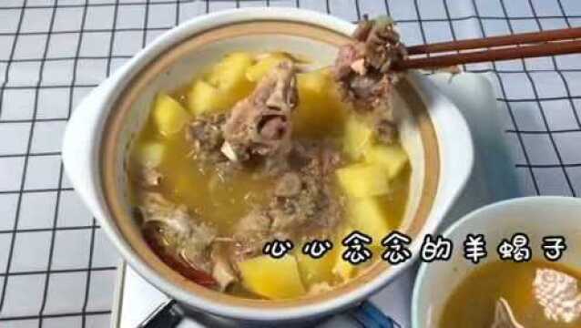 羊肉火锅这样做10分钟就能上桌,汤鲜味美,一点膻味都没有