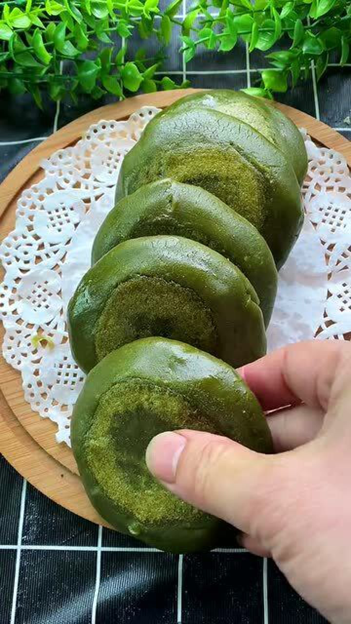 用艾叶草做艾叶红糖糯米饼,软糯清香