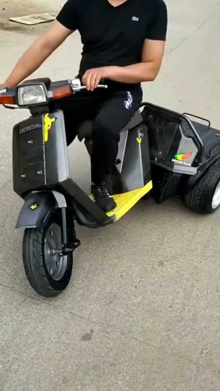 神奇的本田踏板,号称摩托中的不倒翁,安全性真没得说