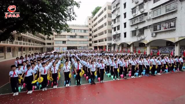 亲手布置将教室变成微展馆!桂花岗小学的孩子们这样学党史!