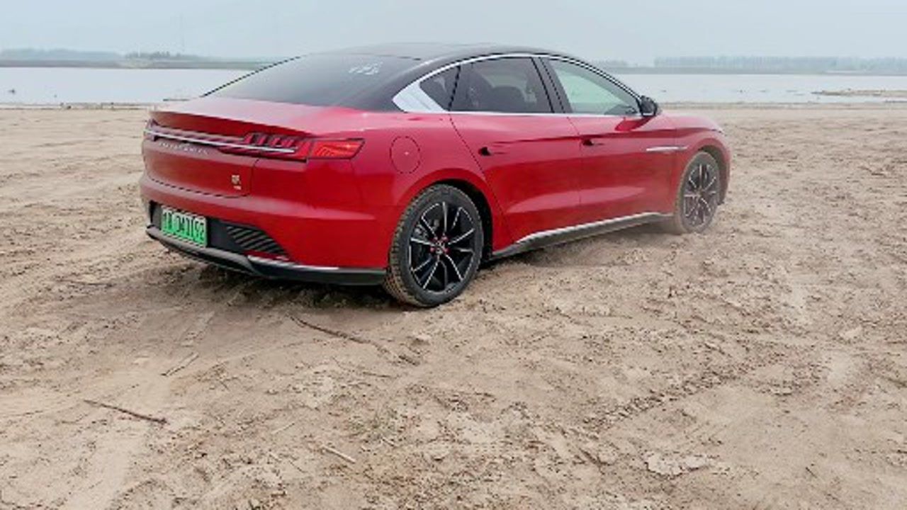 比亚迪汉弹射起步,太帅了