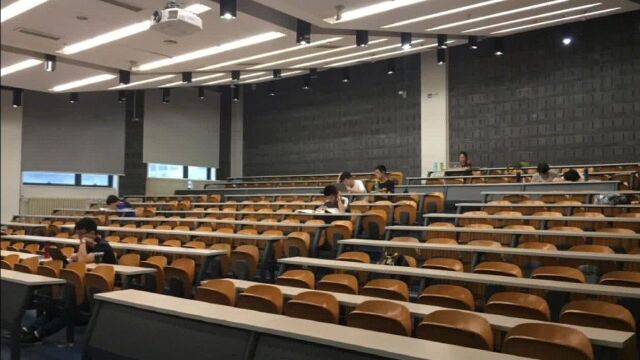 大学教室的监控视频流出,是谁的责任?