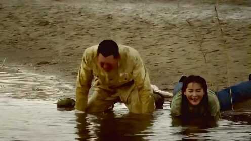 血脉：被困沙漠口渴难耐，姑娘凭着经验找到了水源，救了一支军队！