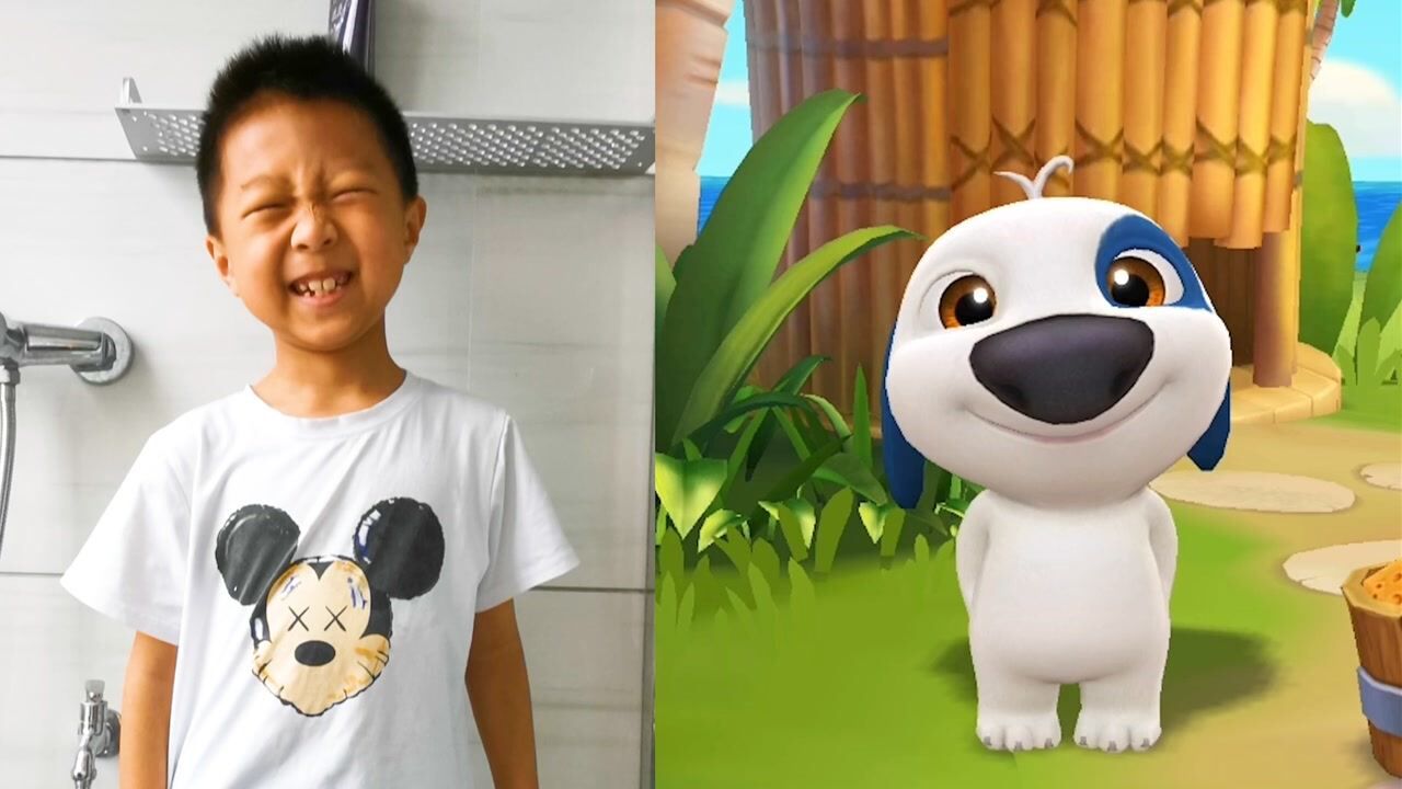 会说话的汤姆猫真人版:汉克狗与小凡一起玩洗澡