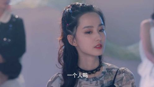 表面文静的医生，背地里竟是个机车少女，一不小心还俘获了医院院长儿子的心