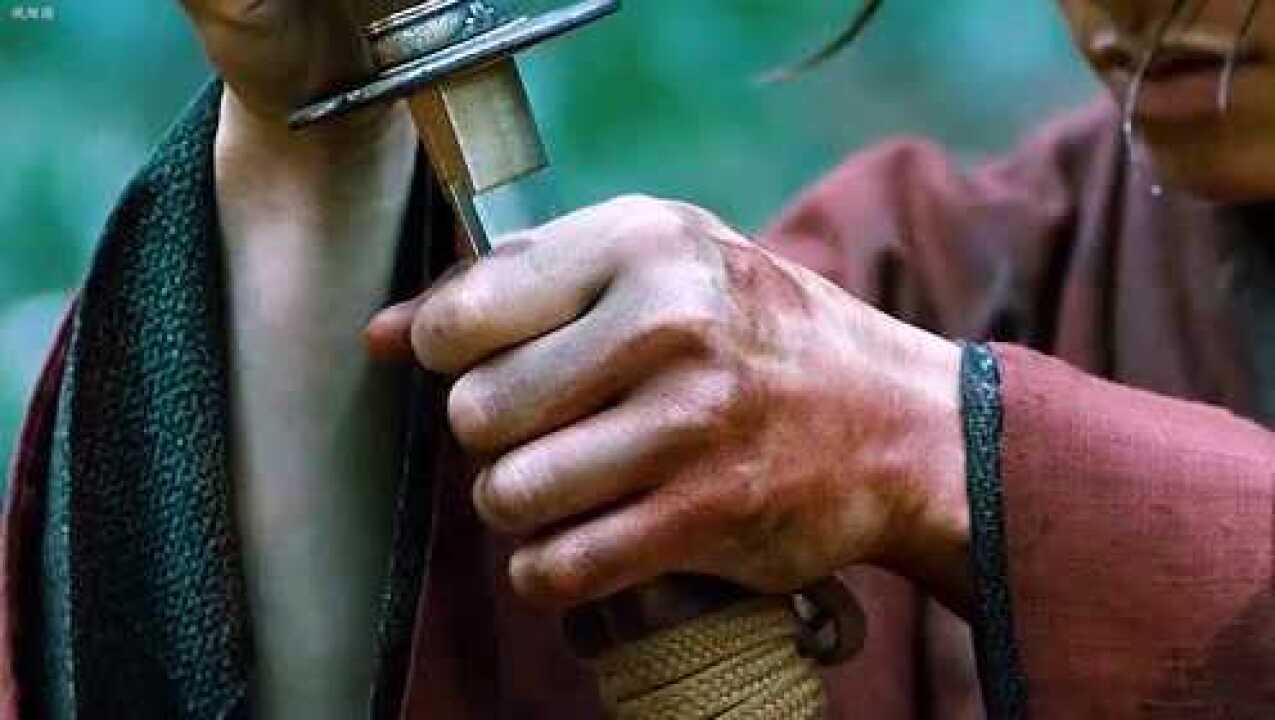 居合拔刀术,趴的越低,伤害越高