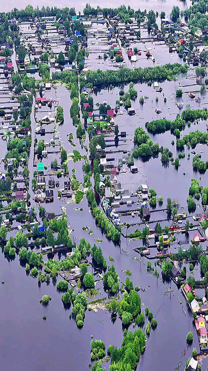 720日河南多地遭遇罕见大暴雨郑州特大暴雨三天下了以往一年的雨量
