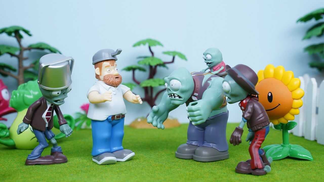 《玩具》智趣亲子玩具 植物大战僵尸:向日葵被牛仔僵尸抓住了_高清