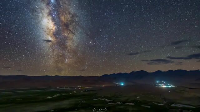 超级美丽,这就是英仙座流星雨夜晚的星空!