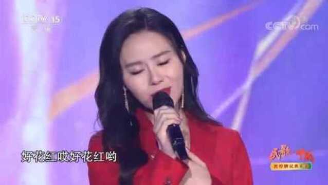 王陈娜深情演唱布依族民歌《好花红》歌声太好听了,值得收藏