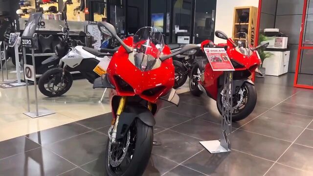 杜卡迪panigale v4s重機車