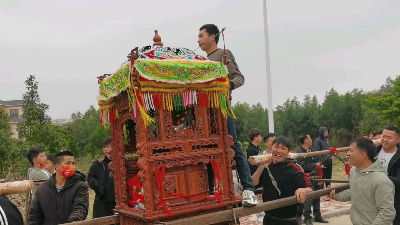 科学无法理解的粤西湛江传统民俗穿令箭,年轻人抢着穿,不流血