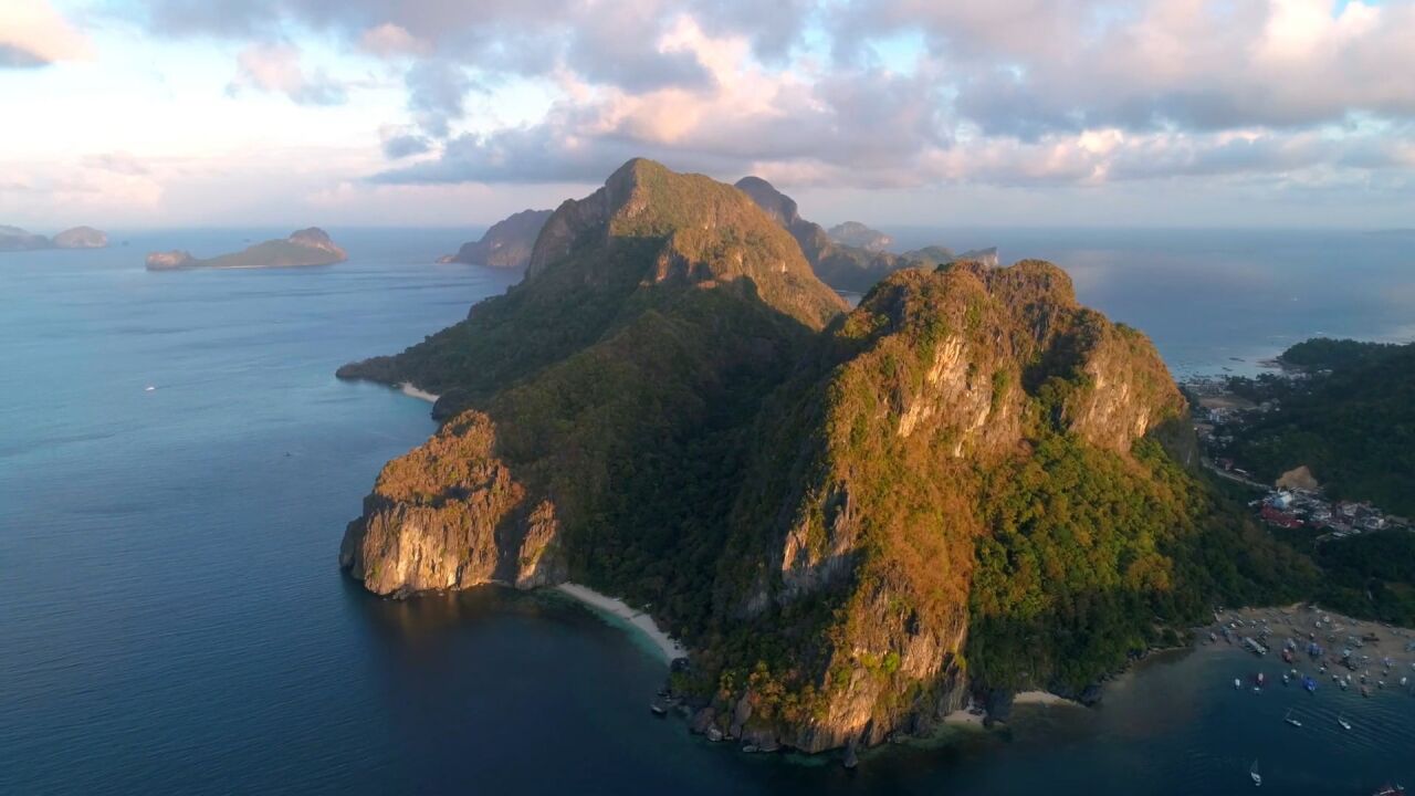 航拍菲律宾的海岛风光,聆听舒缓放松的钢琴曲