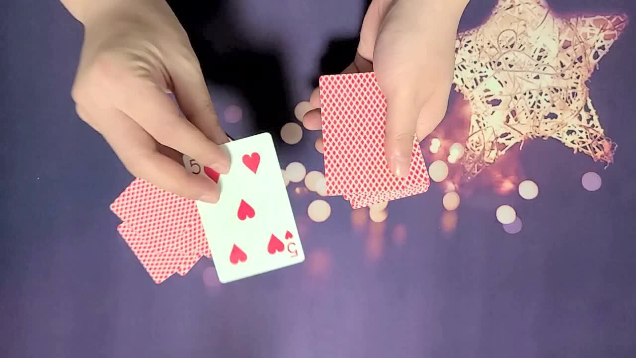 教几种发底牌魔术的拿牌手势,扑克手法魔术牌技_腾讯视频