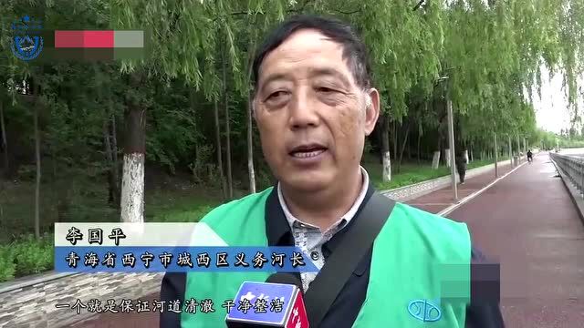 为他们点赞!格尔木公安两位老党员退休不“褪色” ,加入志愿者队伍延续党员红!