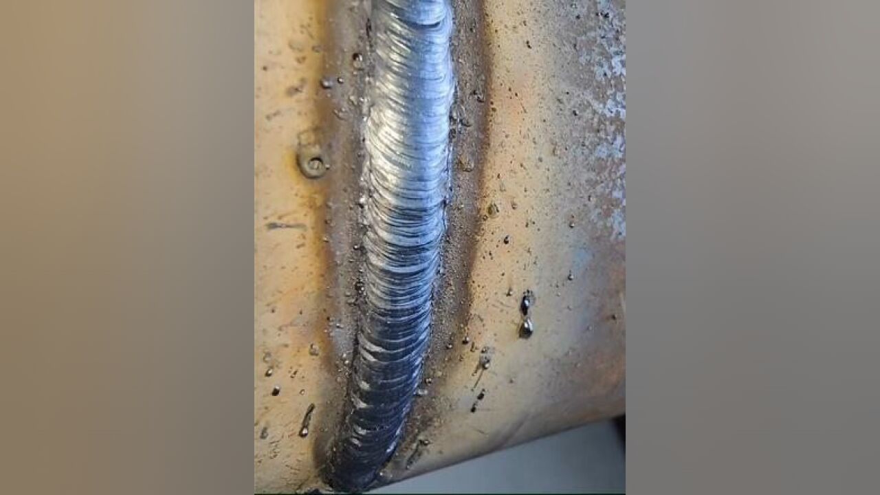 有缝隙的焊缝仰焊如何焊接,看完视频就明白了