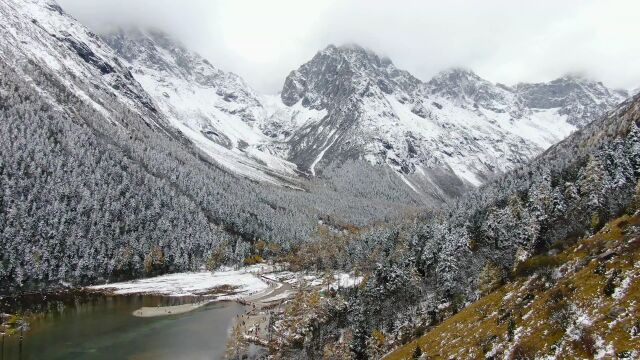 4K实拍航拍冬天冬季雪山下雪风景雪景 (6)