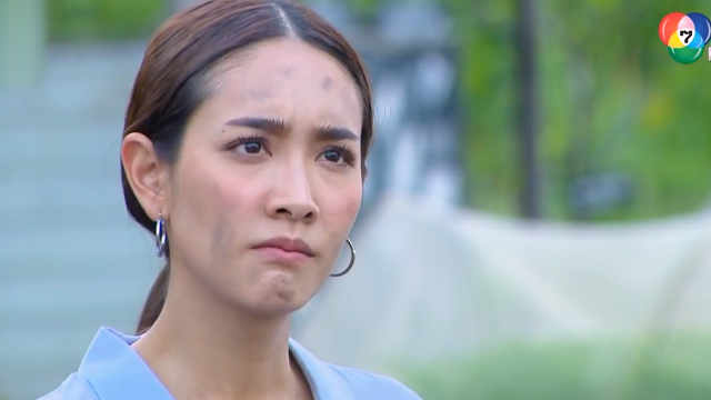 进口媳妇第5集,两个女人太奇葩,打架竟然是在牛粪堆里