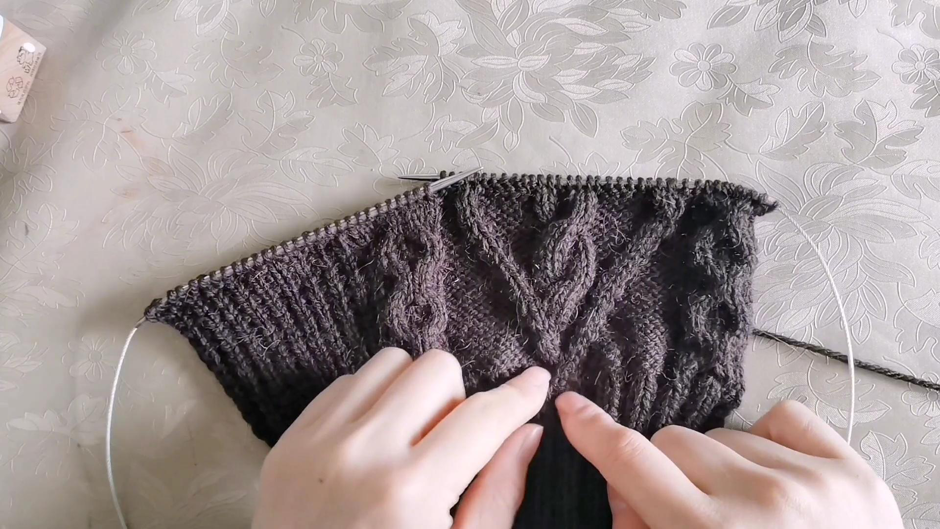 大菱形开衫毛衣编织教程七新年的第一件毛衣有喜欢的姐妹吗纯手工